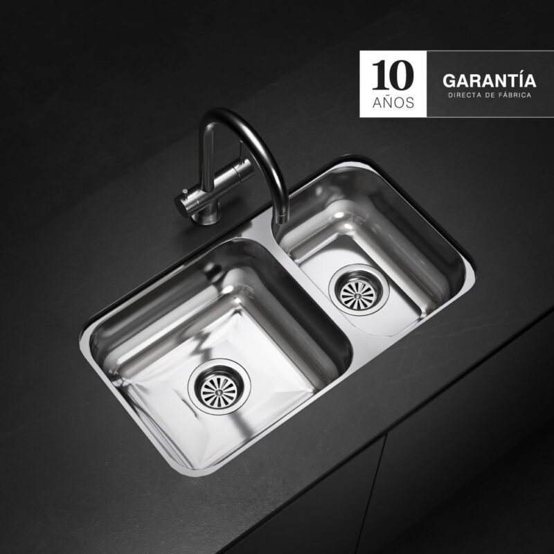 Bacha de cocina RR 37 de acero inoxidable AISI 430 con terminación satinada para instalación bajo mesada.
