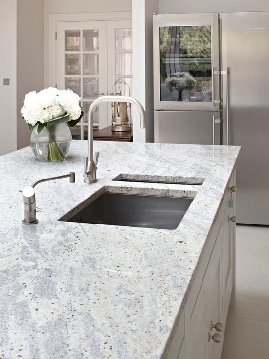 granito-kashmir-white-mesada-isla-cocina Granito Kashmir White mesada isla de cocina