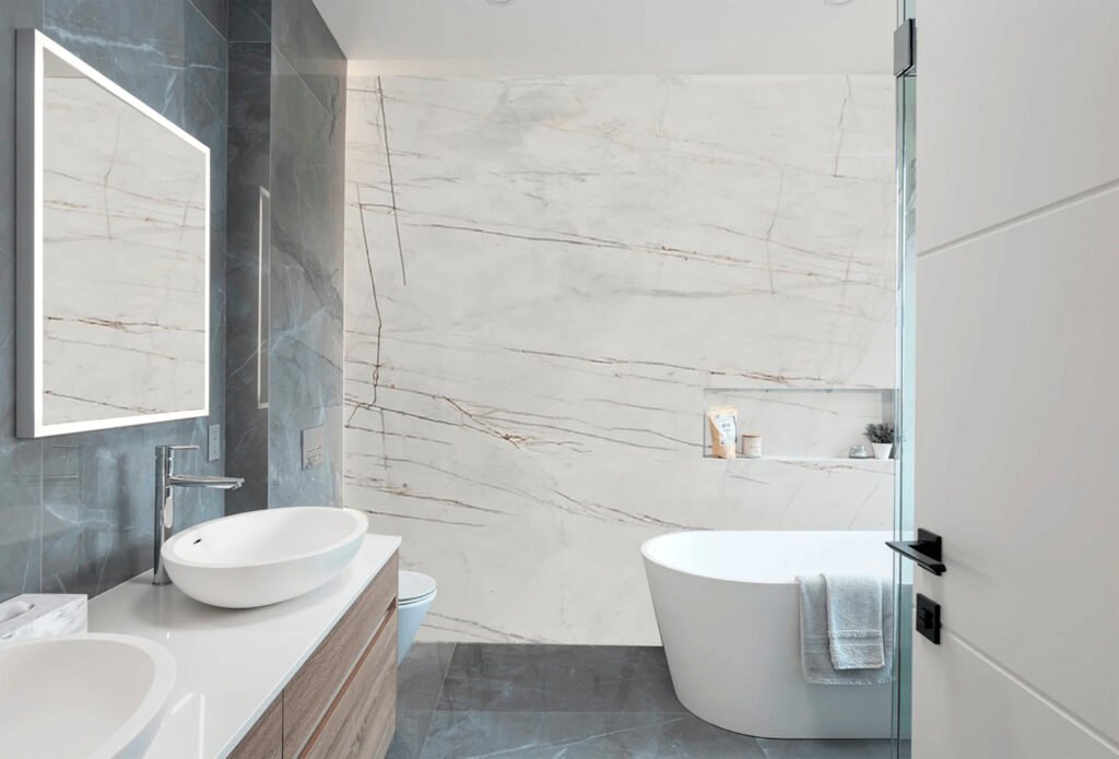 marmol-rosso-venato-revestimiento-pared-baño